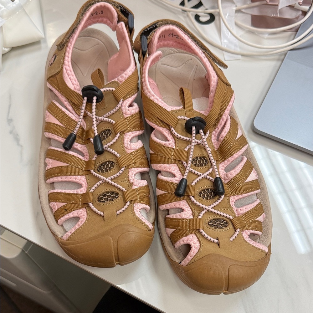 Women's Athletic Sandals in Brown and Pink new no box
